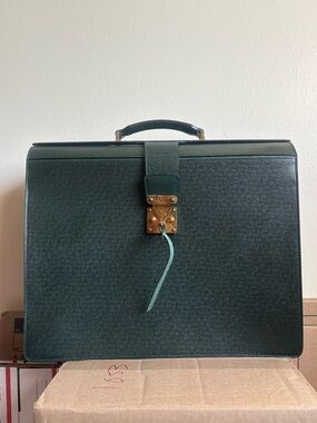 Auth Louis Vuitton Green Taiga Leather URAL Pilot Case Large Briefcase W/key